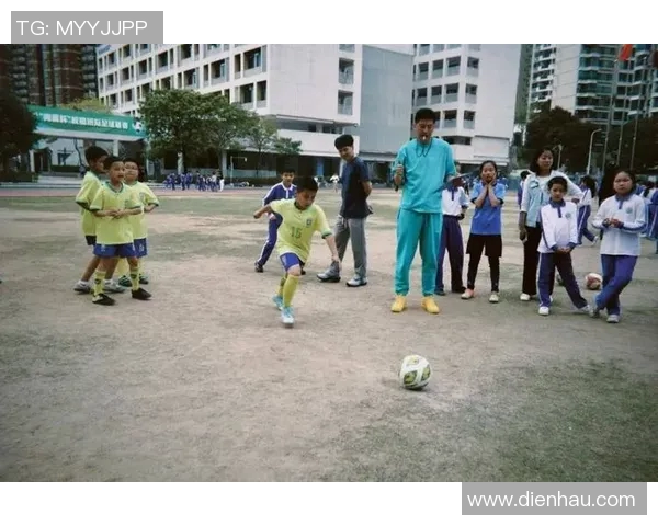追逐梦想的脚步如何让我从普通少年变成足球明星